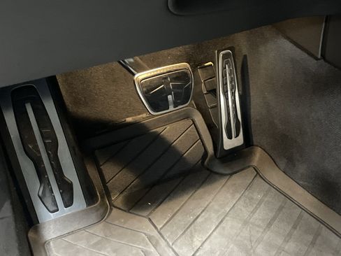 Used 2026 BMW M5 w/ Carbon Package AWD/4WD image 17