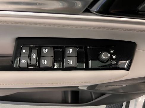 Used 2023 Jeep Wagoneer Series II w/ Flexible Seating Group image 18