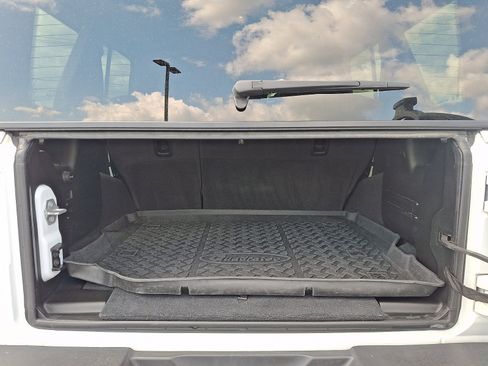 Used 2021 Jeep Wrangler Unlimited Sahara image 28