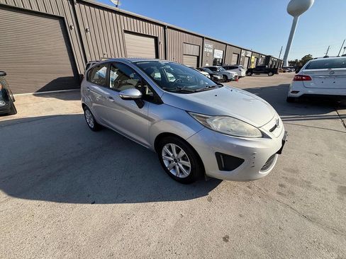 Used 2013 Ford Fiesta SE image 15
