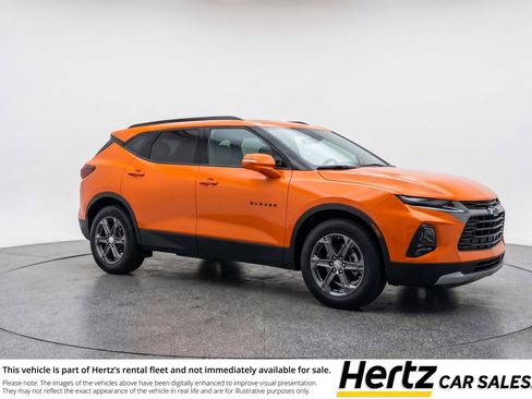 Used 2025 Chevrolet Blazer LT FWD image 1