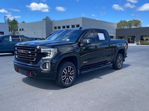 Used 2021 GMC Sierra 1500 AT4 w/ AT4 Value Package AWD/4WD image 3