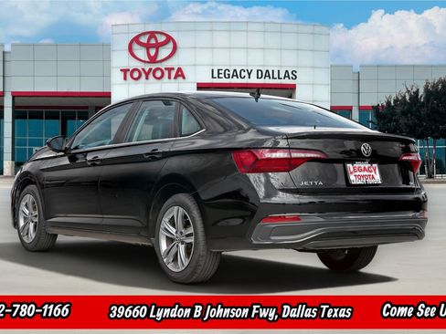 Used 2024 Volkswagen Jetta SE FWD image 7