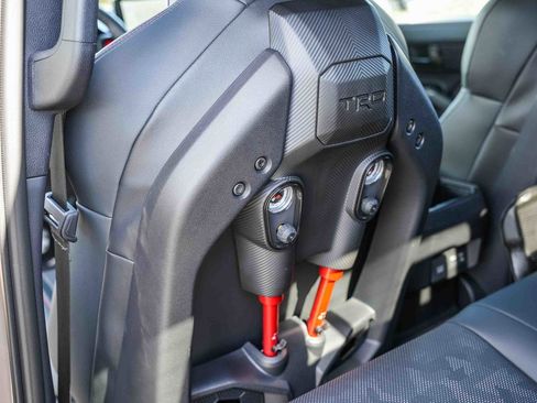 Used 2025 Toyota Tacoma TRD Pro AWD/4WD image 19
