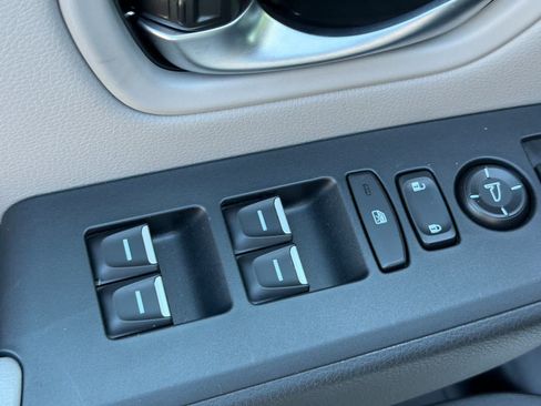 Used 2025 Honda Pilot EX-L image 15