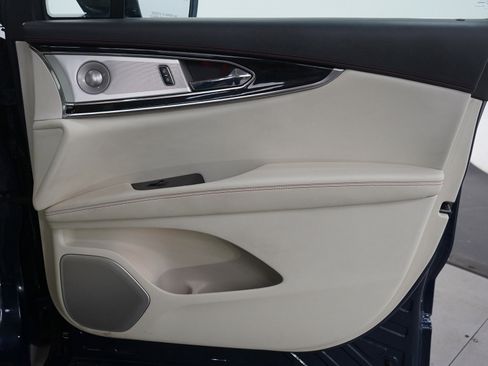 Used 2018 Lincoln MKX Black Label w/ Driver Assistance Package image 12