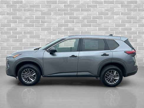 Used 2024 Nissan Rogue S AWD/4WD image 2