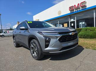 New 2025 Chevrolet Trax LT w/ Driver Confidence Package image 1