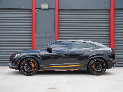 Used 2025 Lamborghini Urus Performante AWD/4WD image 7
