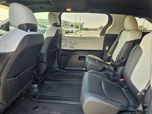 Used 2026 Toyota Sienna XSE AWD/4WD image 16