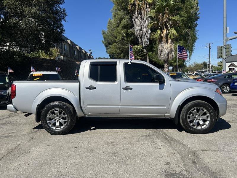 Used 2020 Nissan Frontier SV AWD/4WD image 3