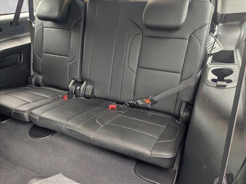 Used 2020 Chevrolet Suburban LT w/ Luxury Package image 19