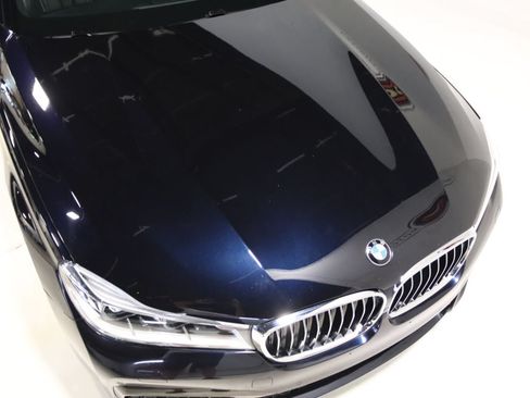 Used 2019 BMW 750i RWD image 31