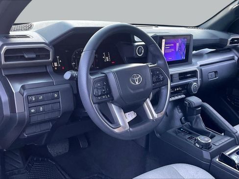 Used 2025 Toyota 4Runner SR5 AWD/4WD image 17