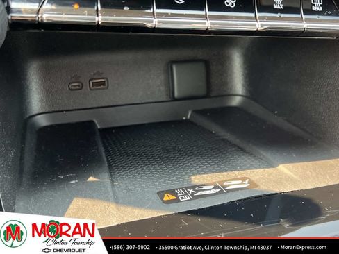 Certified 2024 Chevrolet Traverse LT FWD image 25