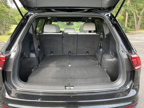 Used 2021 Volkswagen Tiguan SE R-Line FWD image 41