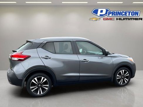 Used 2020 Nissan Kicks SV FWD image 8