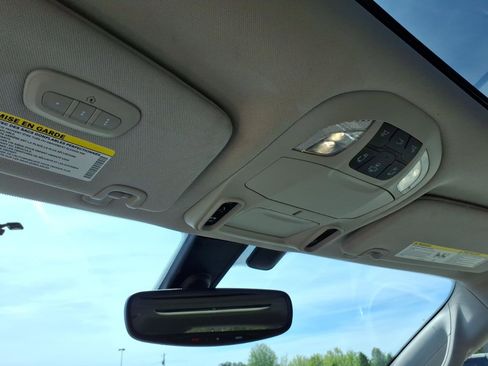 Used 2020 Chrysler Pacifica Limited image 20