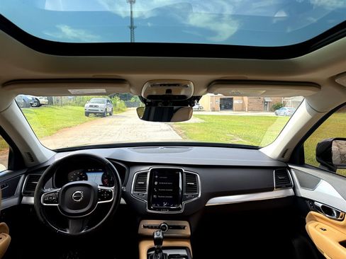 Used 2016 Volvo XC90 T6 Momentum w/ Vision Package image 13