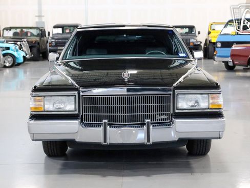 Used 1992 Cadillac Brougham image 7