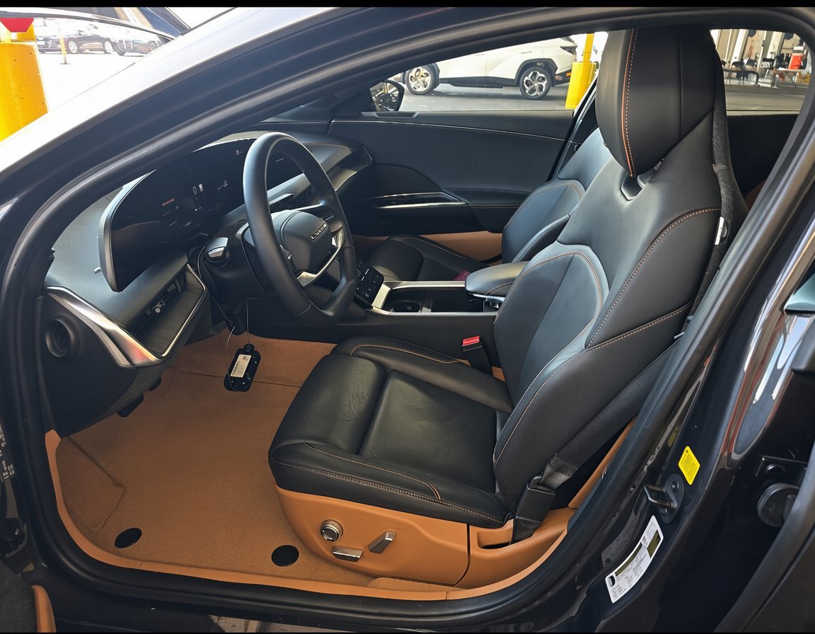 Used 2023 Lucid Air Touring AWD/4WD image 6