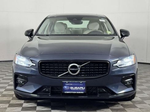 Used 2022 Volvo S60 B5 Momentum AWD/4WD image 4
