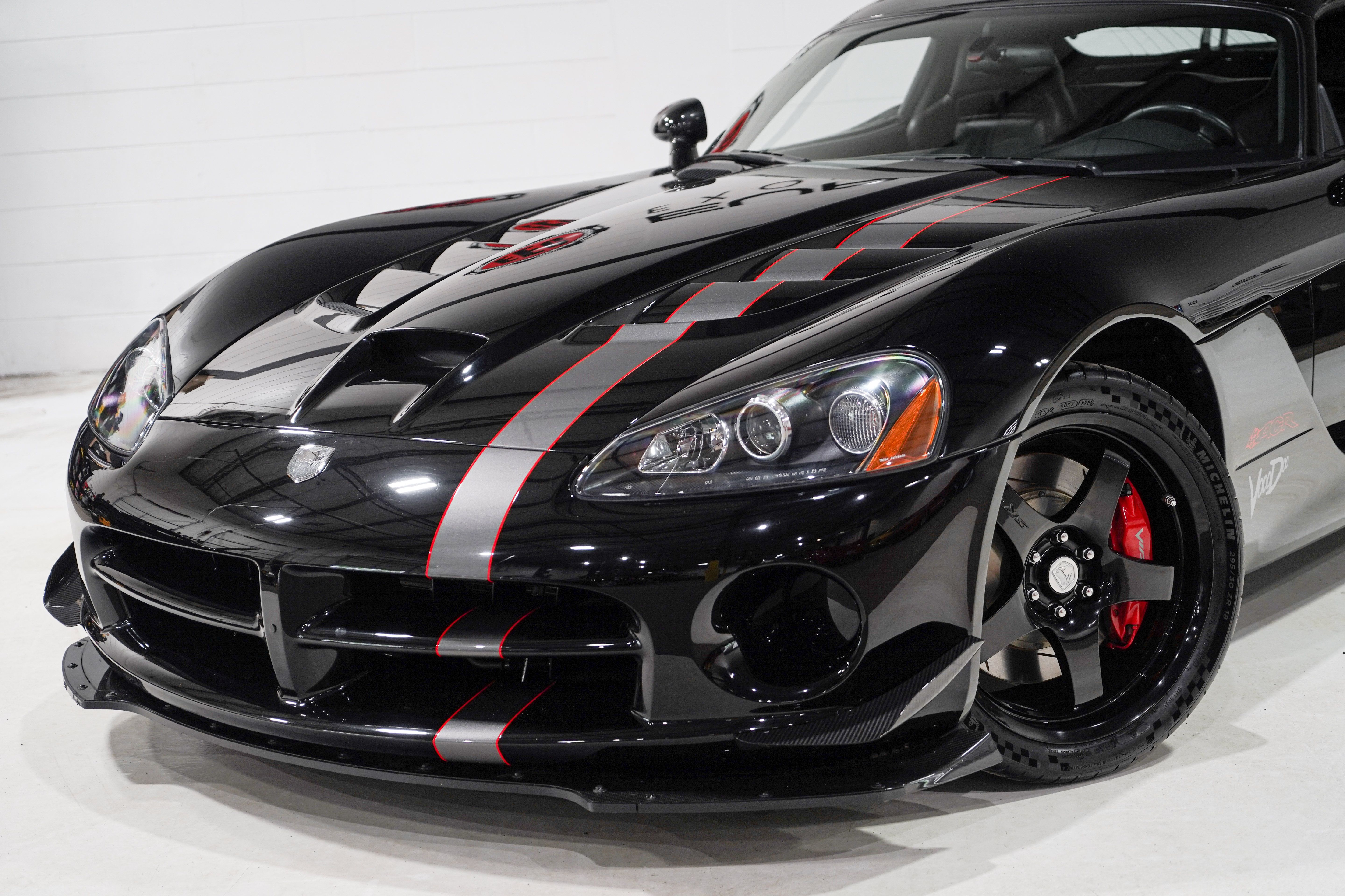 Used 2010 Dodge Viper ACR RWD image 31