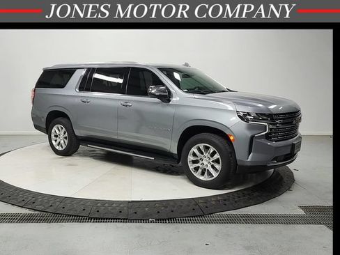Used 2023 Chevrolet Suburban Premier AWD/4WD image 1