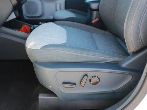 Used 2022 Ford Maverick XLT w/ XLT Luxury Package image 9