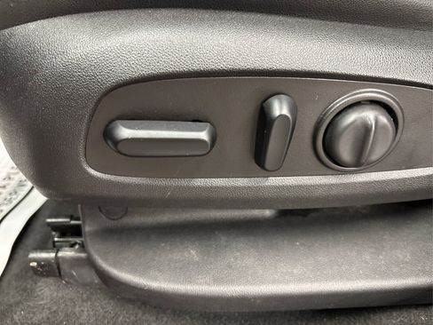 Used 2019 Chevrolet Blazer LT w/ Sun and Wheels Package image 42