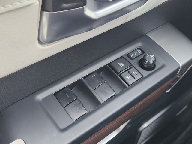 Used 2023 Toyota Sequoia Capstone AWD/4WD image 22