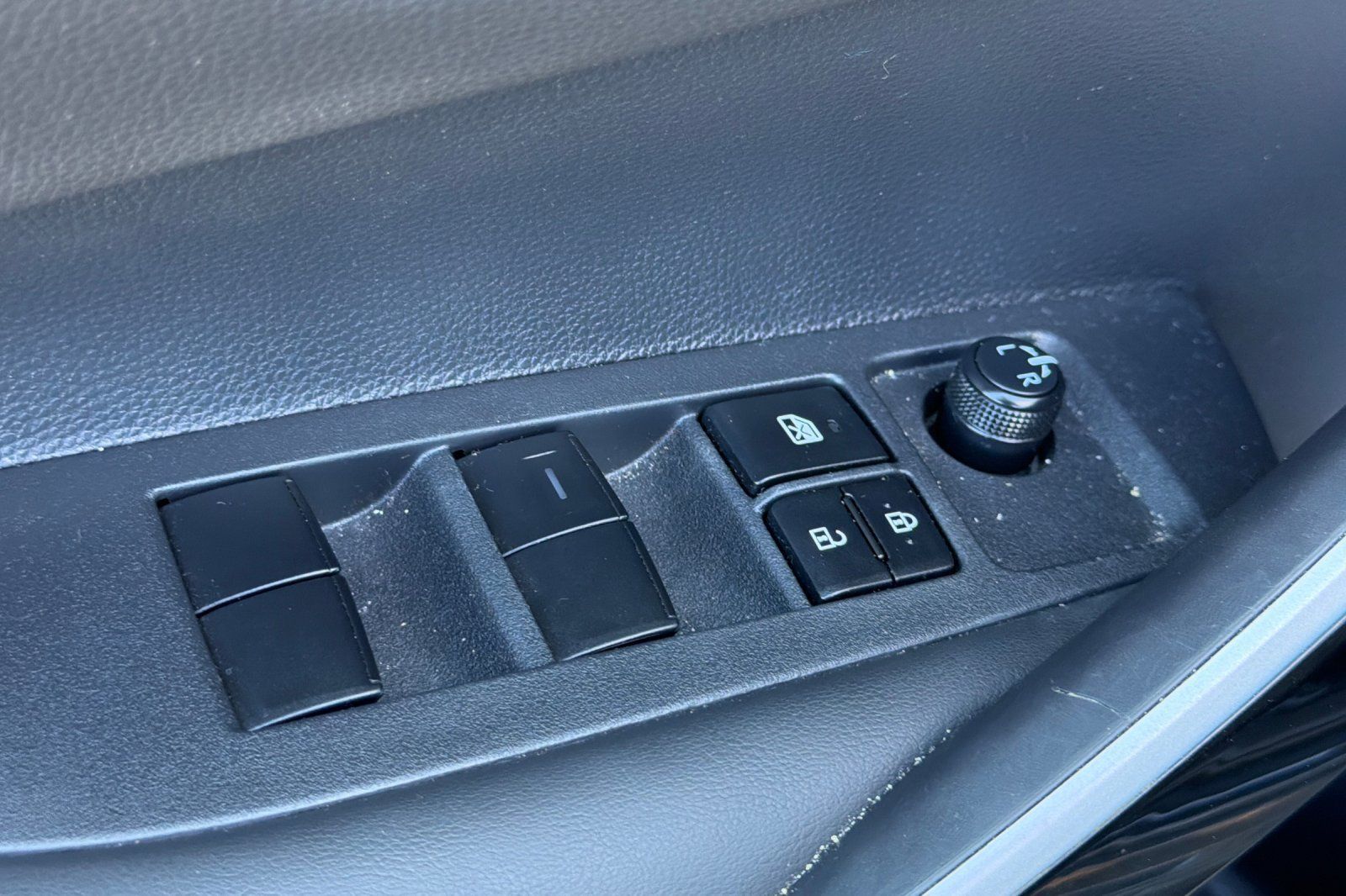 Used 2025 Toyota Corolla XSE FWD image 14