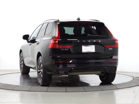 Certified 2025 Volvo XC60 B5 Core AWD/4WD image 7