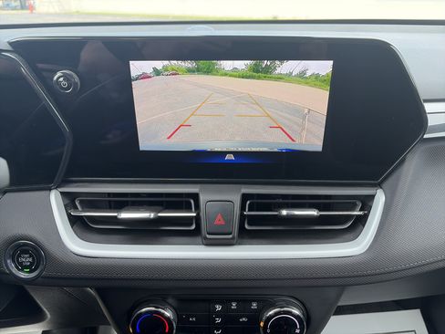 Used 2024 Chevrolet TrailBlazer LS w/ LS Confidence Package FWD image 20