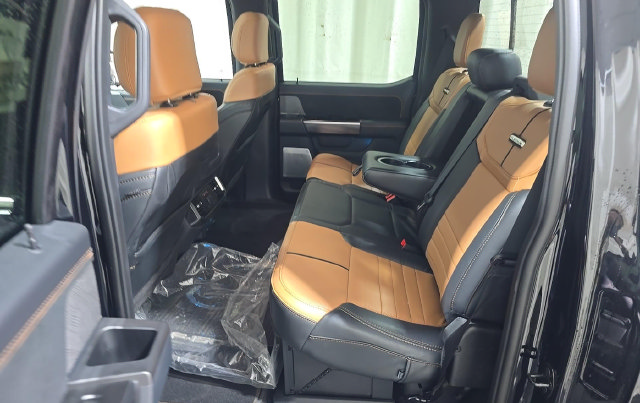 Used 2023 Ford F150 Platinum w/ FX4 Off-Road Package AWD/4WD image 9