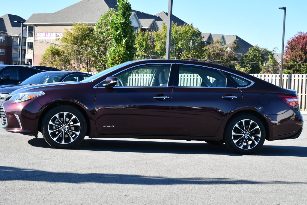 Used 2018 Toyota Avalon XLE Premium FWD image 7