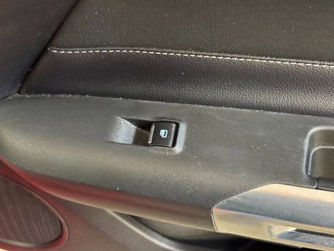 Used 2018 Ford Mustang Convertible image 24