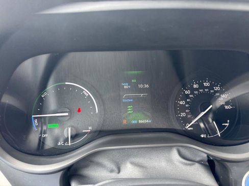 Used 2023 Toyota Sienna LE FWD image 16