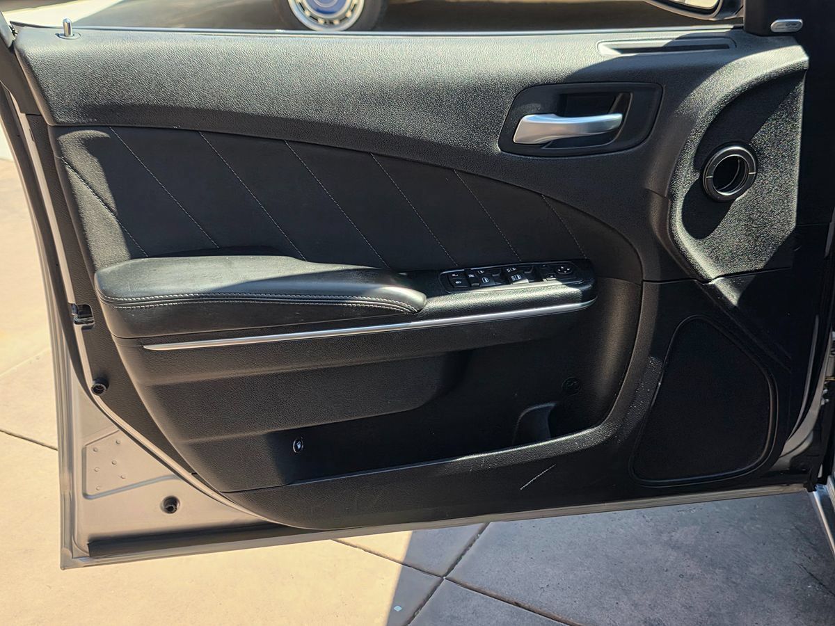 Used 2016 Dodge Charger R/T RWD image 27