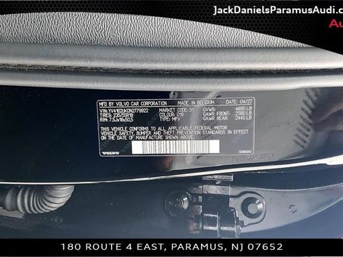 Used 2022 Volvo XC40 T5 Momentum image 31