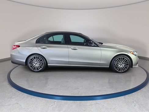 Used 2022 Mercedes-Benz C 300 Sedan image 5