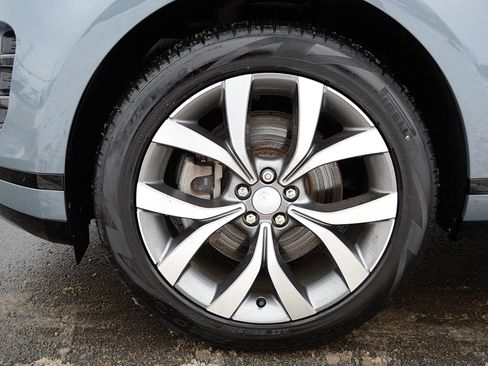 Used 2023 Land Rover Range Rover Evoque R-Dynamic SE image 9