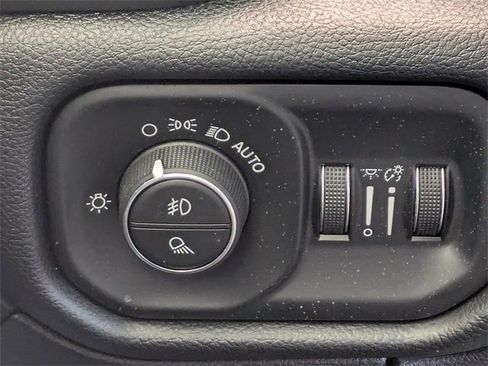 Used 2020 RAM 1500 Laramie image 26