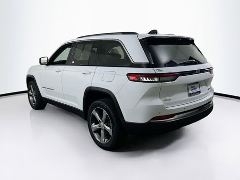 Used 2022 Jeep Grand Cherokee Limited w/ Luxury Tech Group II image 7