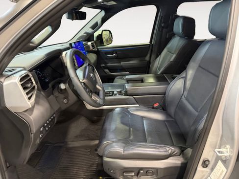 Used 2024 Toyota Sequoia Platinum image 10