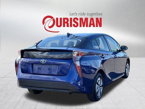 Used 2018 Toyota Prius Three image 2