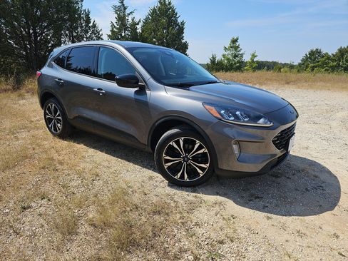 Used 2022 Ford Escape SEL w/ SEL Stealth AWD Package image 2
