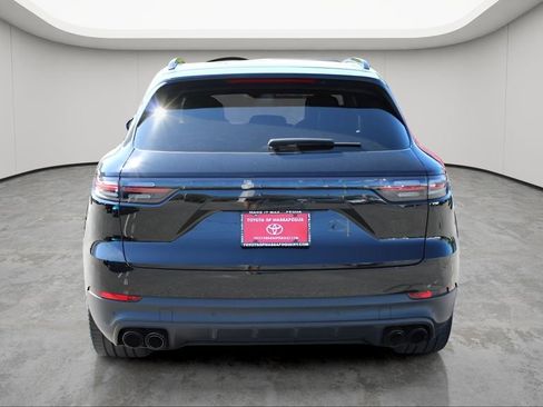 Used 2022 Porsche Cayenne Platinum Edition AWD/4WD image 4