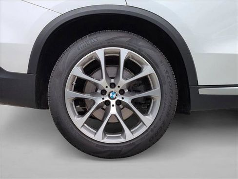 Used 2024 BMW X5 xDrive40i w/ Parking Assistance Package AWD/4WD image 26