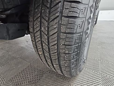 Used 2023 Toyota Tacoma TRD Off-Road image 41